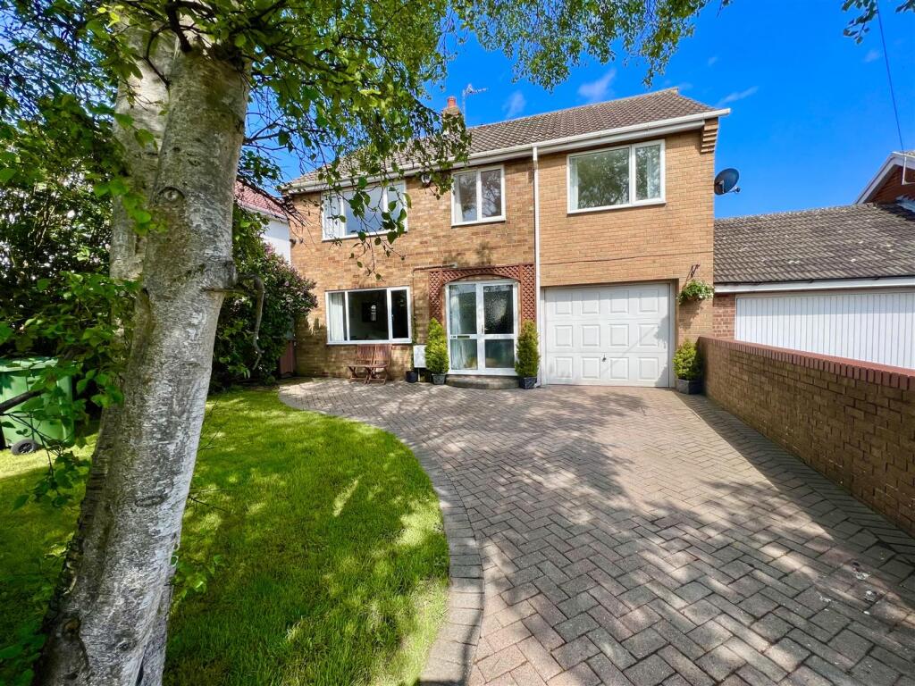 5-bed detached on Scarborough Road, Bridlington, £315,000