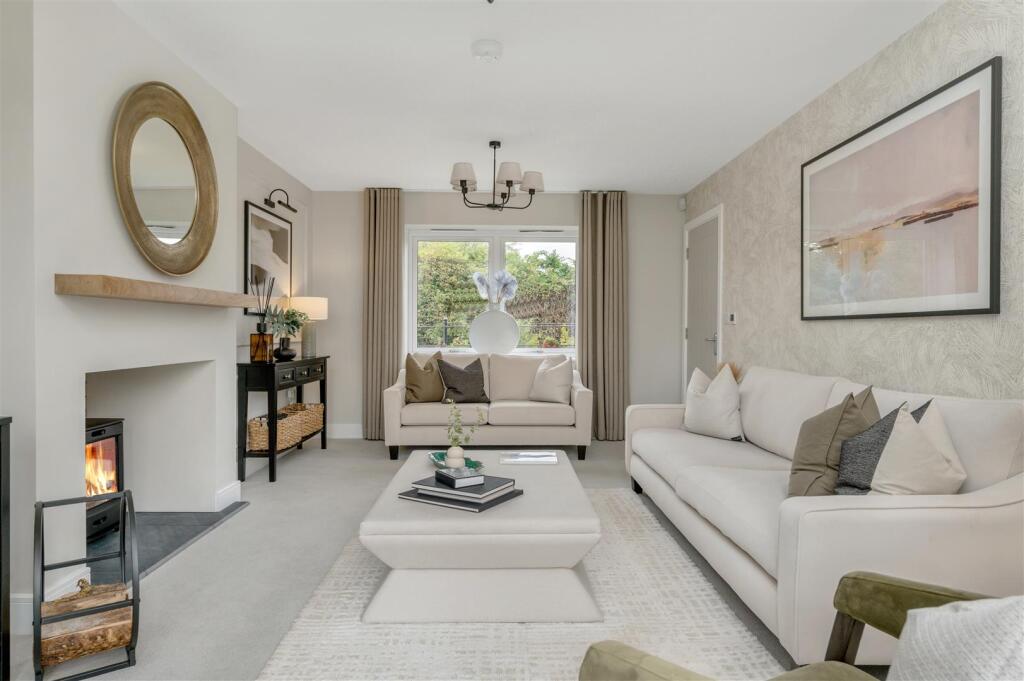 House in Northampton, Burton Latimer - More