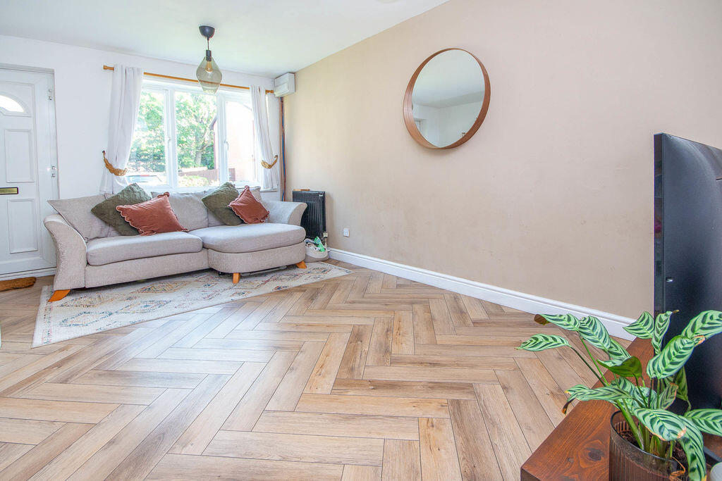 Milkwood Court, West Totton photo 4