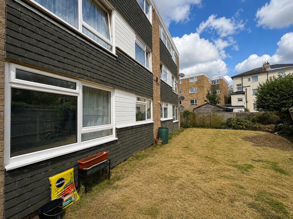 Apartment in London - View 4
