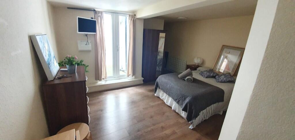 Main image of property: High Road, London, NW10