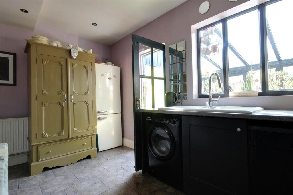 House in Cottingham, East Riding of Yorkshire - View 4