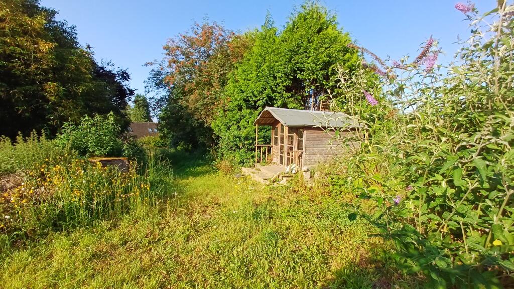 House in West Oxfordshire, Salford - More