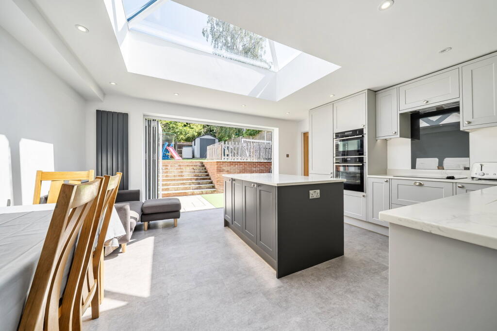 House in Basingstoke and Deane, Basingstoke - View 2
