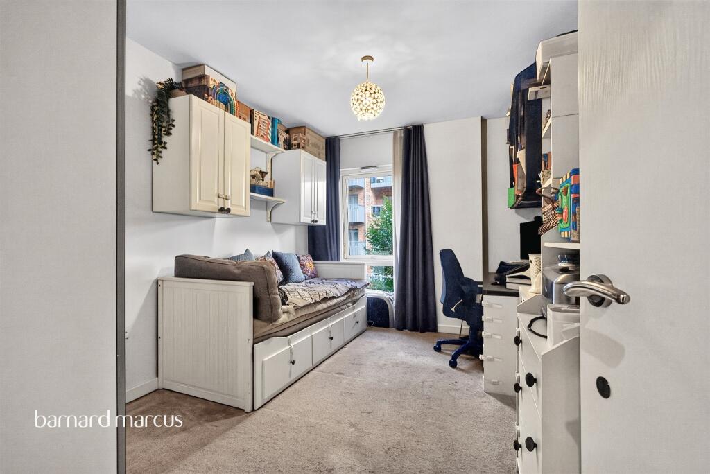 Apartment in London - More