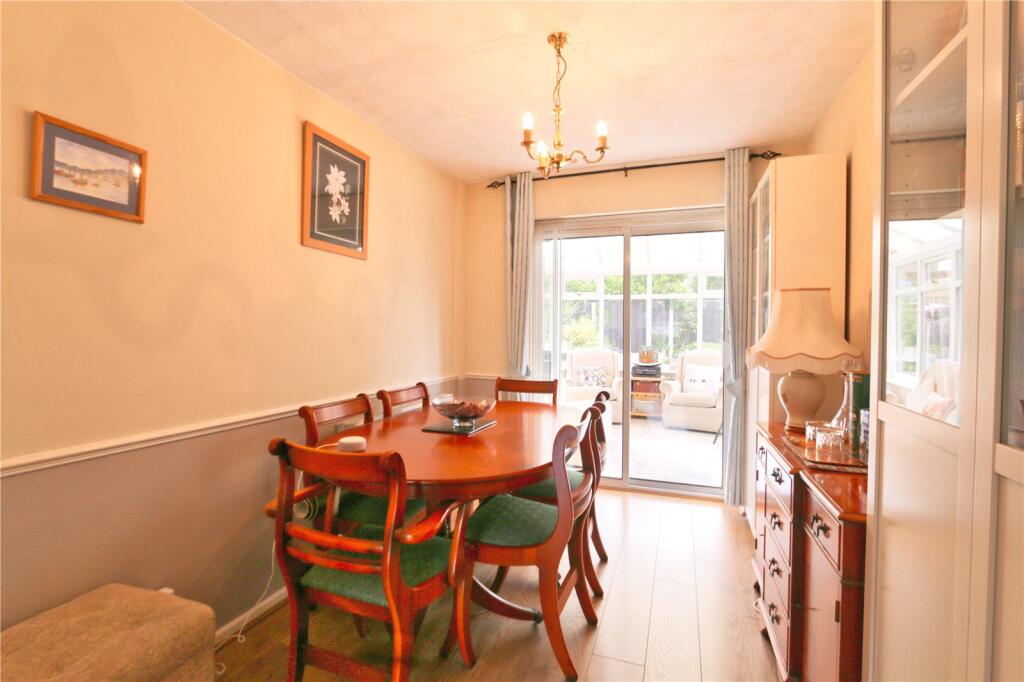 Richmond Close, Dukinfield, Greater Manchester, SK16 photo 4