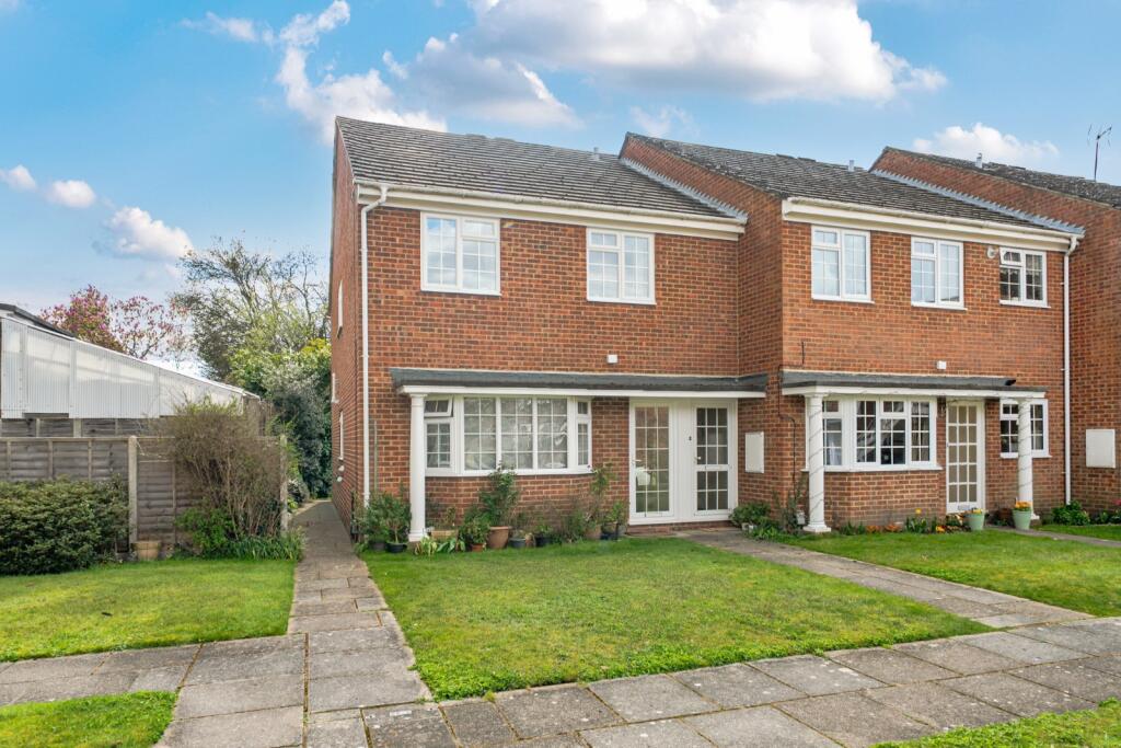 Main image of property: Bearwood Gardens, Fleet, GU51