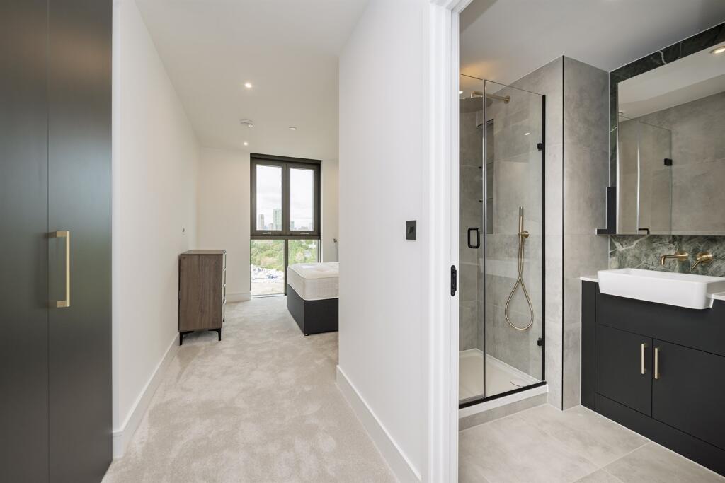 Apartment in London, TwelveTrees Park, West Ham - View 4