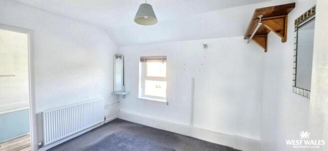 Another bedroom photo.jpg