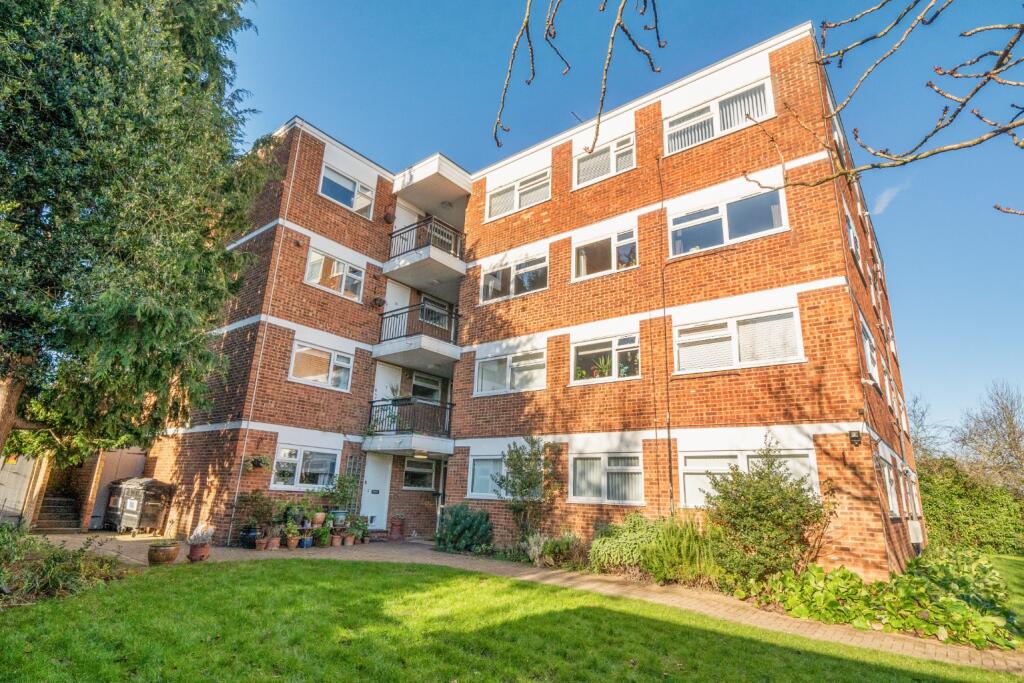 Main image of property: Lynwood Close, South Woodford, London, E18