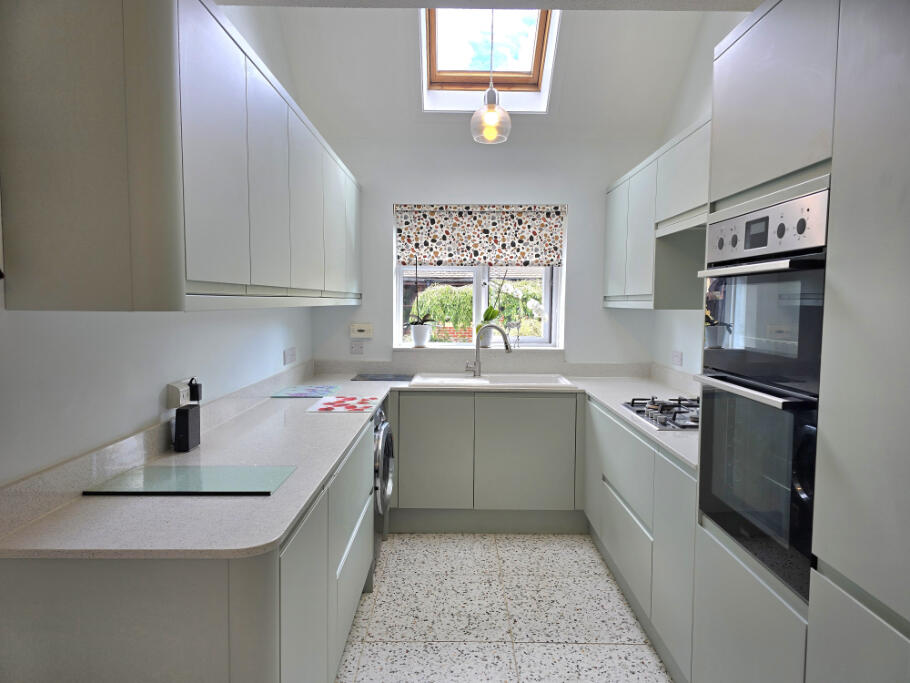 House in New Forest, Hordle - View 2