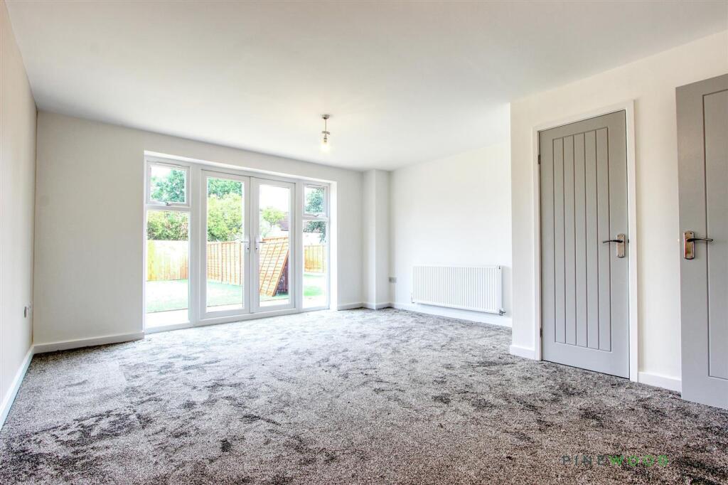 House in Bolsover, Old Bolsover - View 2