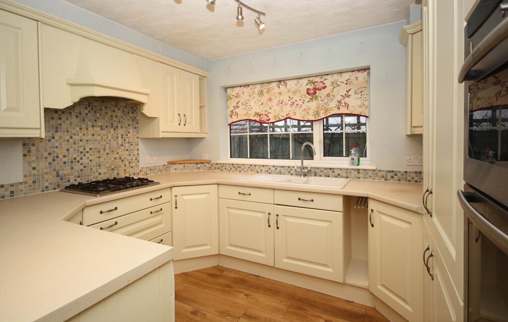 Ffordd Gwenllian, Llanfairpwll, Isle of Anglesey, LL61 photo 4