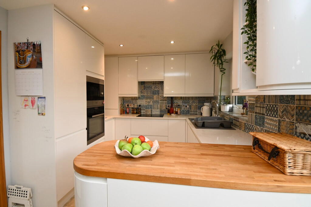 House in Wakefield - View 4