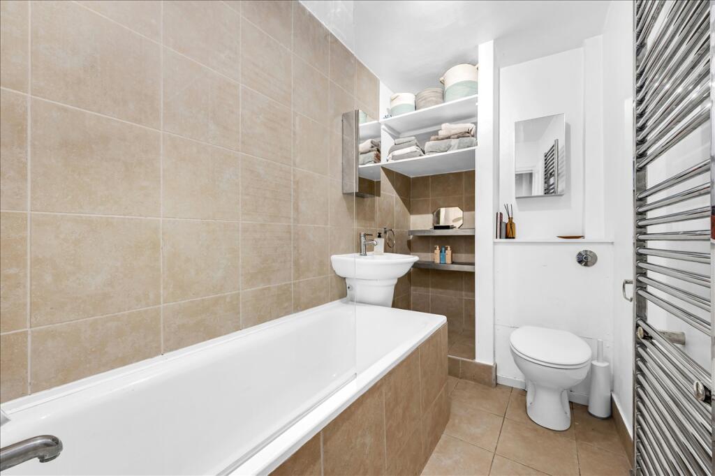 Apartment in London - View 5