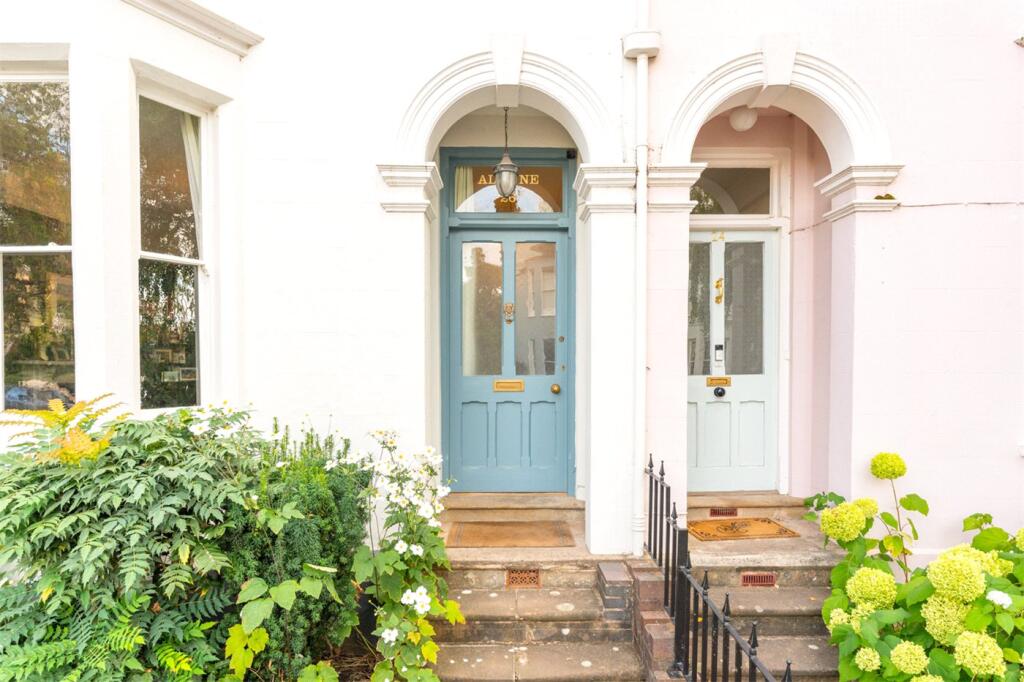 House in Warwick, Royal Leamington Spa - View 4