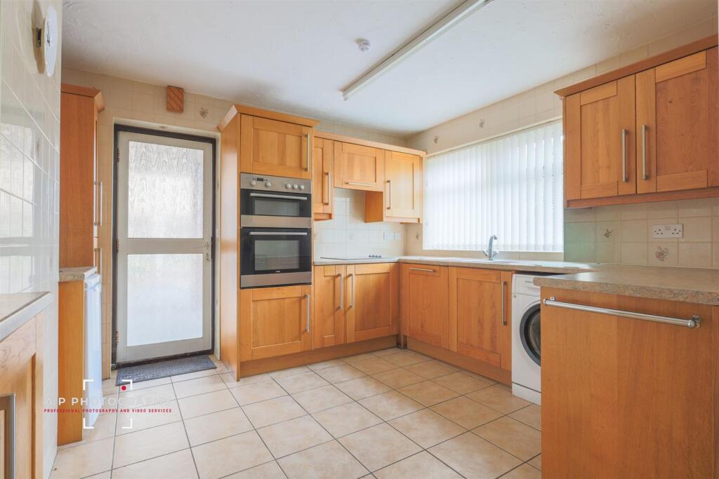 House in Stoke-on-Trent - View 2