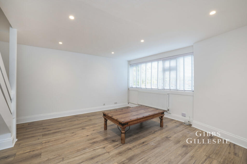 Apartment in Southall - View 5