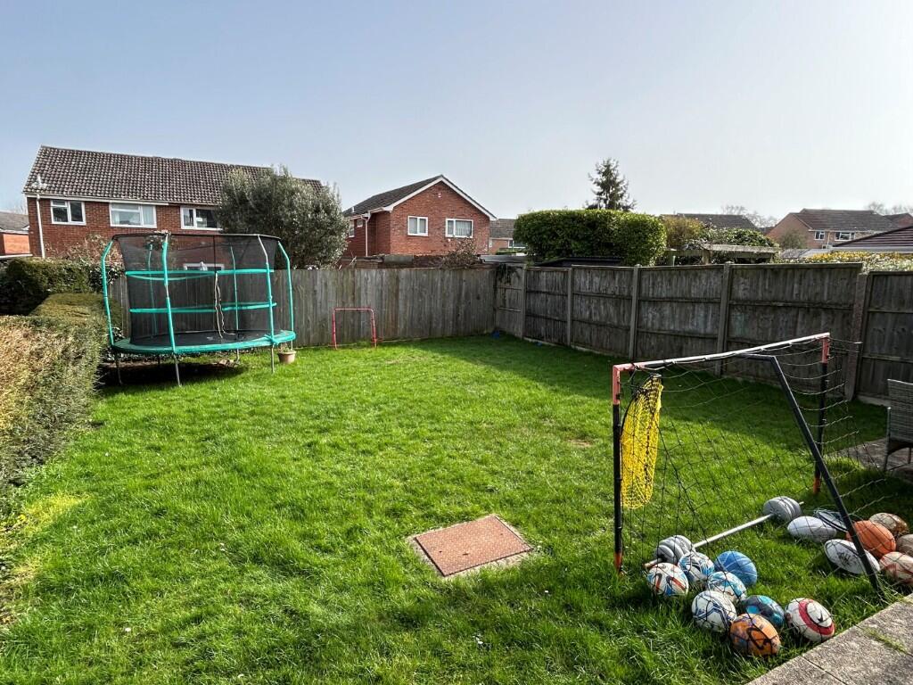 Chichester Walk, Merley, Wimborne, Dorset, BH21 photo 2