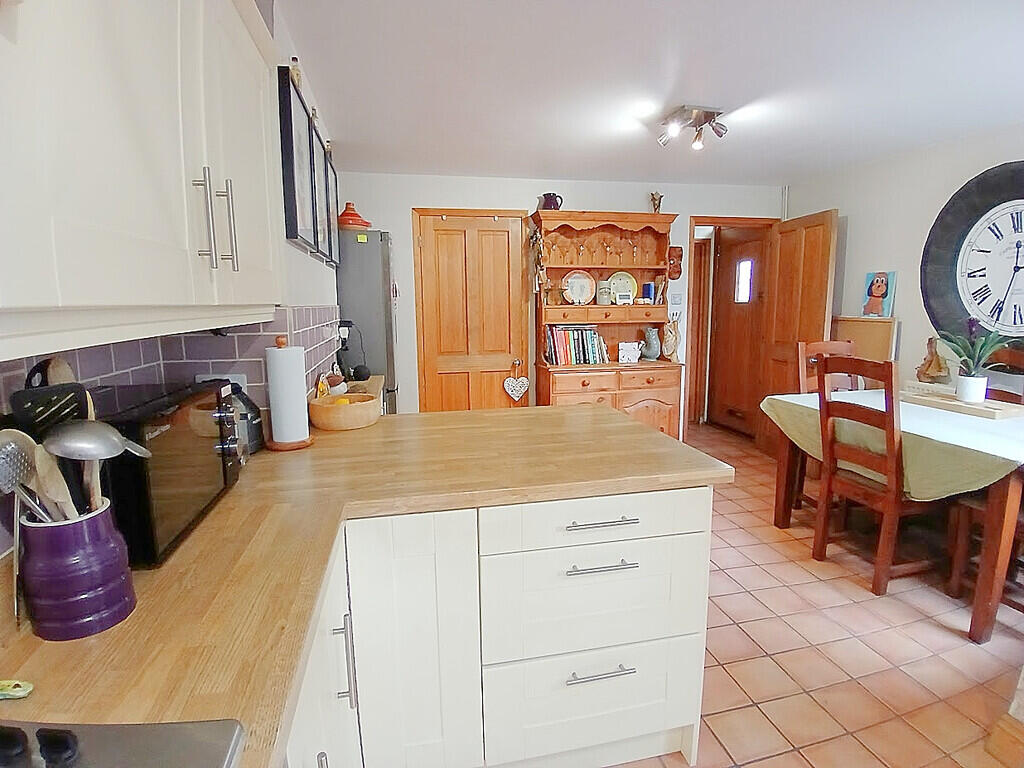 House in Redhill - View 5