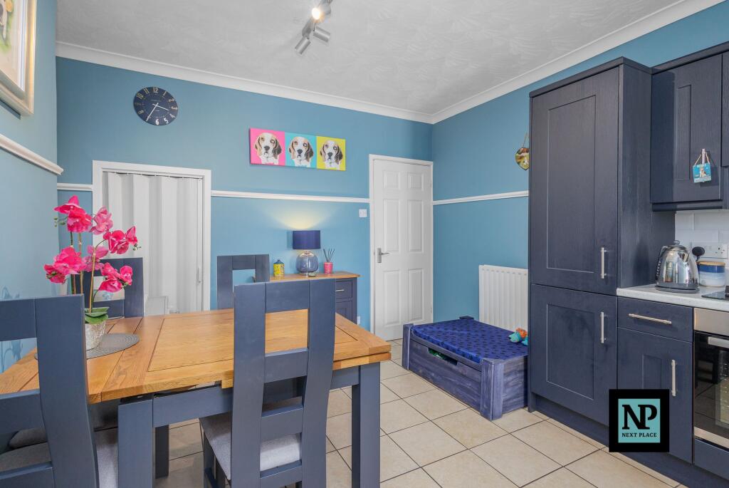 House in Tamworth, Staffordshire - More