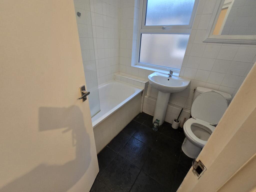 House in London - View 5