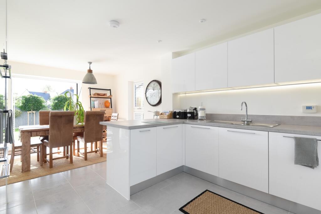 House in Ashford, Kennington - View 3
