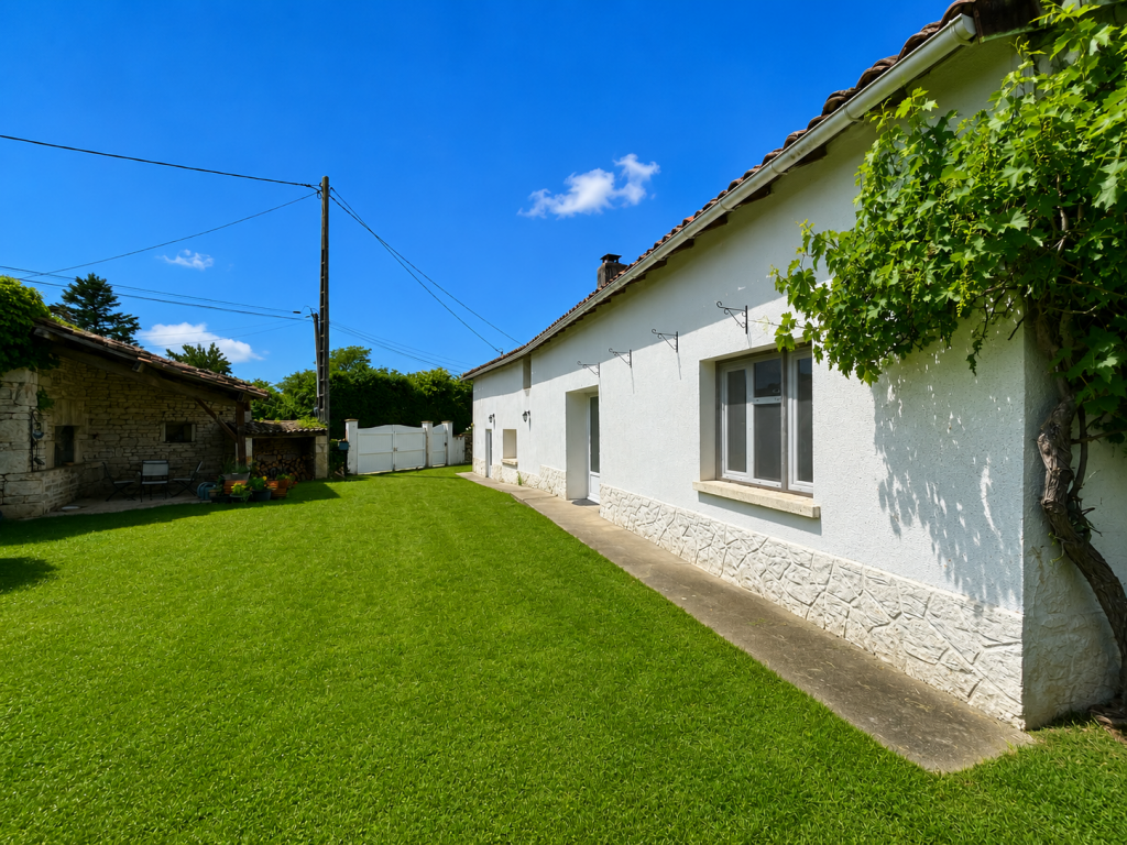 Main image of property: Poitou-Charentes, Deux-Sèvres, Limalonges