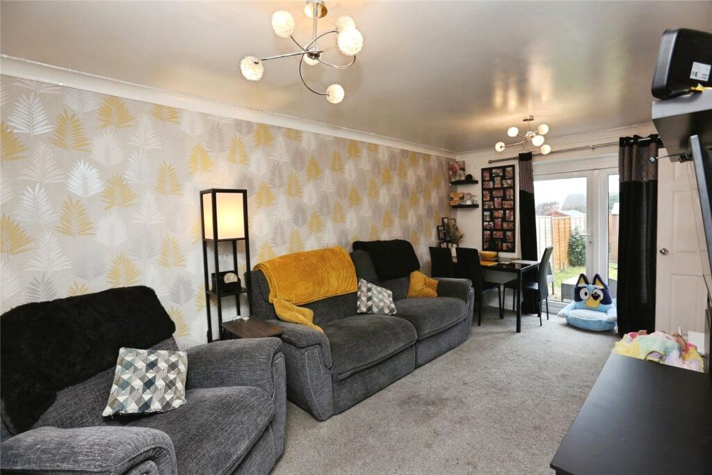 Hinkler Road, Southampton, Hampshire, SO19 photo 2