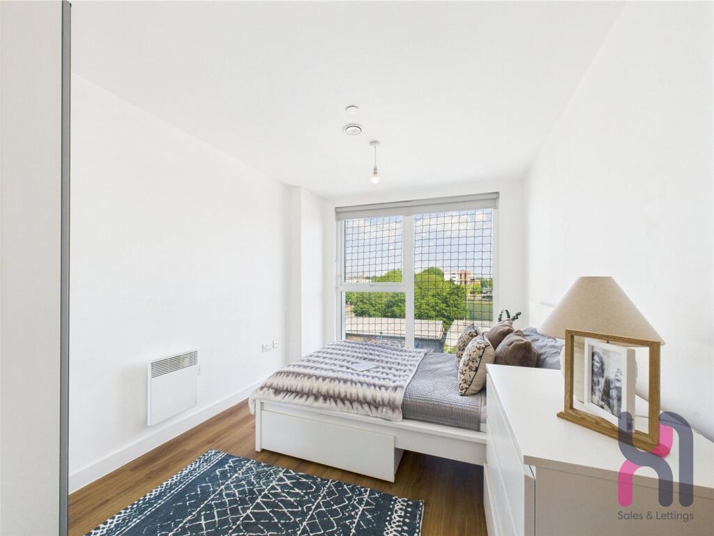 Apartment in Salford, Greater Manchester - View 4