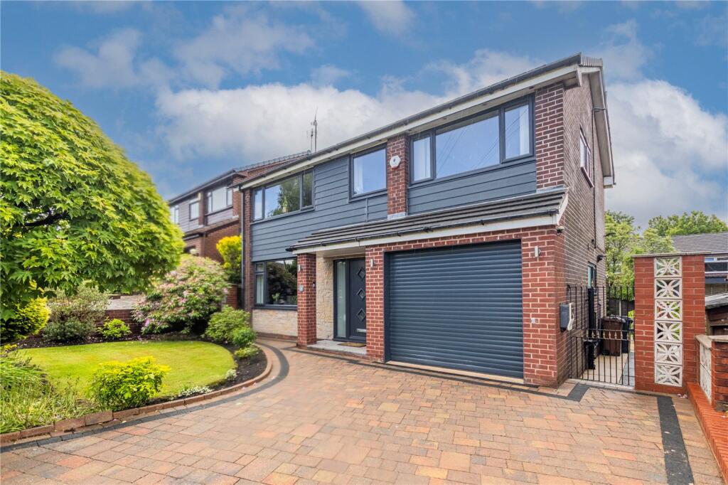 4-bed detached on Oozewood Road, Royton, Oldham, Greater Manchester, OL2, £425,000
