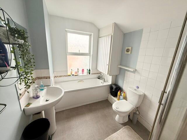 House in Kettering, Avondale - View 4