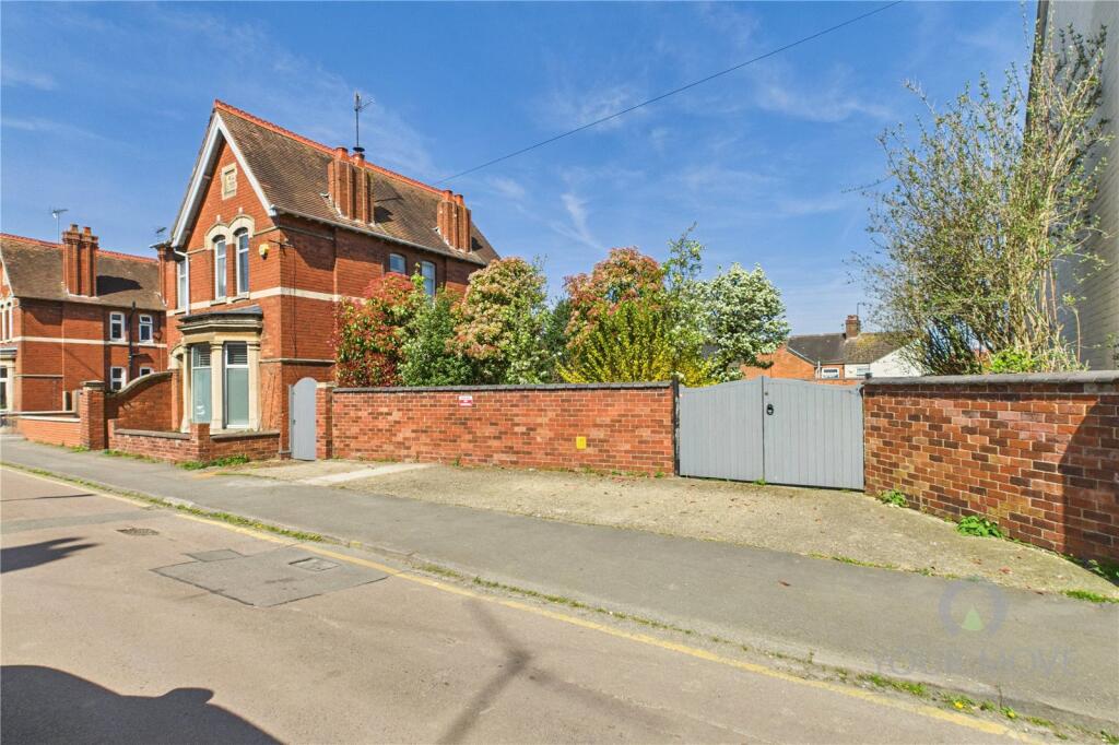 Moor Road, Rushden, Northamptonshire, NN10 photo 2