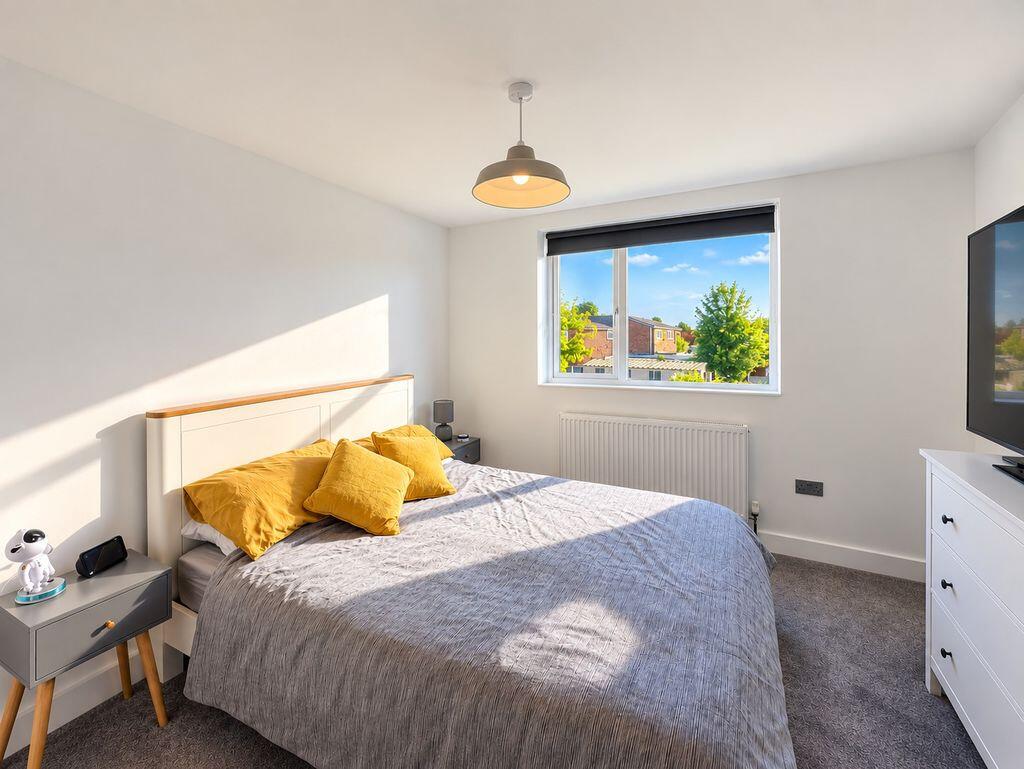 House in Lichfield, Burntwood - More