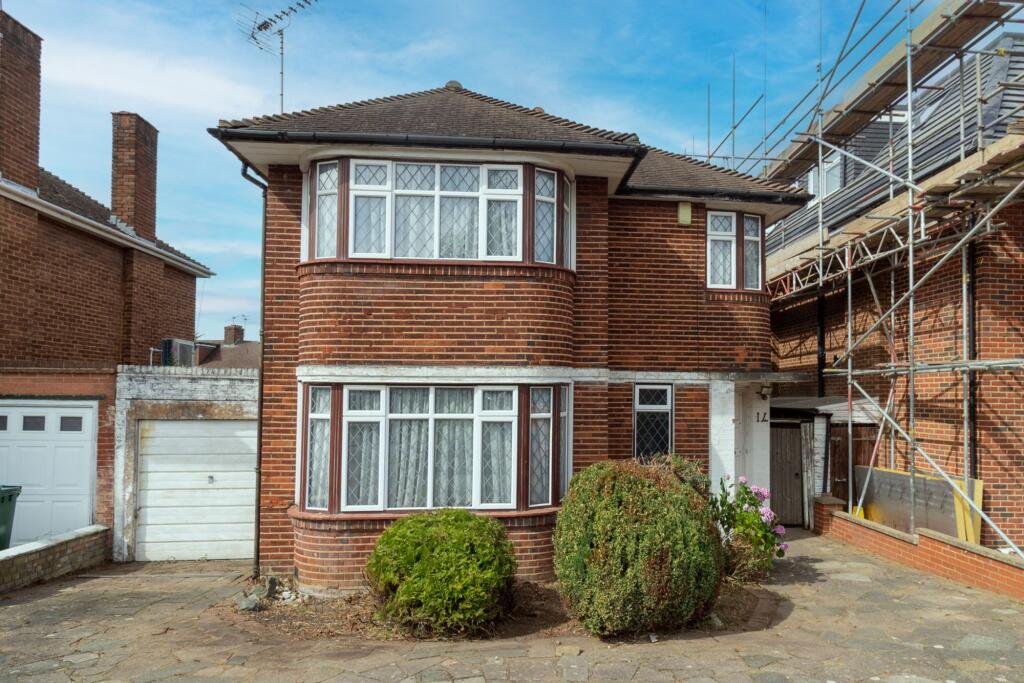 3-bed detached on Francklyn Gardens, Edgware, HA8, £699,000