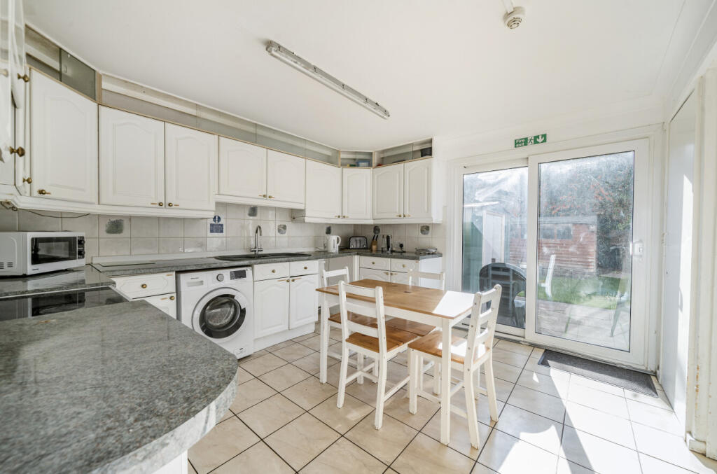 Langland Road, Netherfield, Milton Keynes photo 2