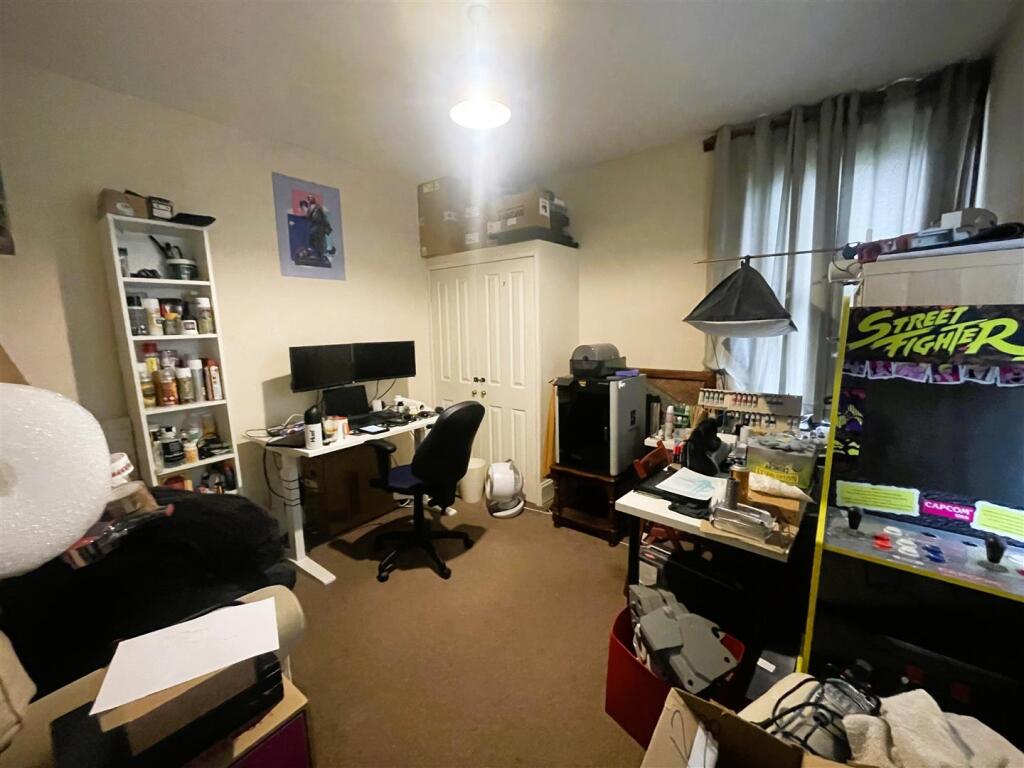 House in Southampton - View 5