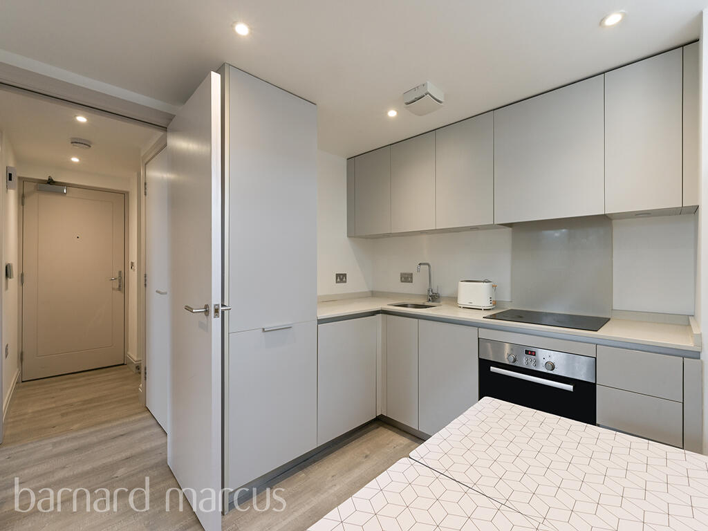 Apartment in London - More