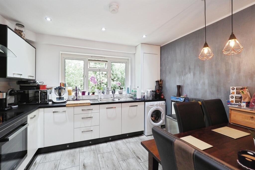 Metcalfe Close, Alvaston, Derby photo 2