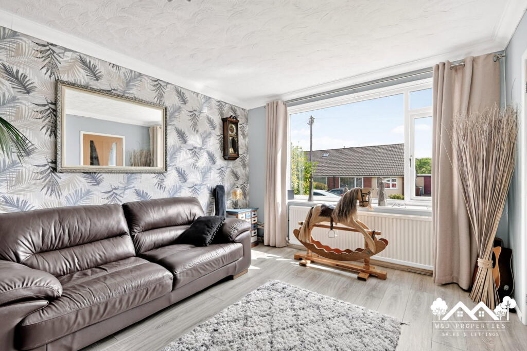 House in Hyndburn, Woodnook - More