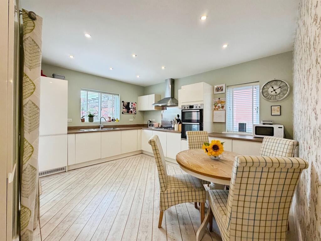House in Stratford-on-Avon, Wellesbourne CP - View 3