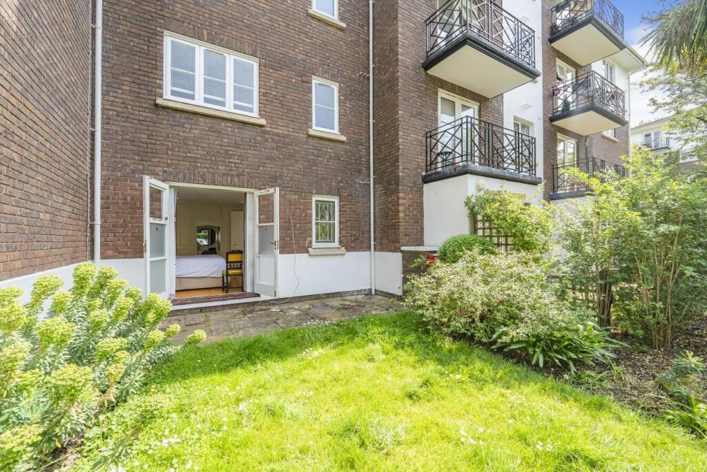 Apartment in London - More