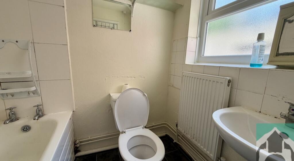 House in Sandwell, West Midlands - More