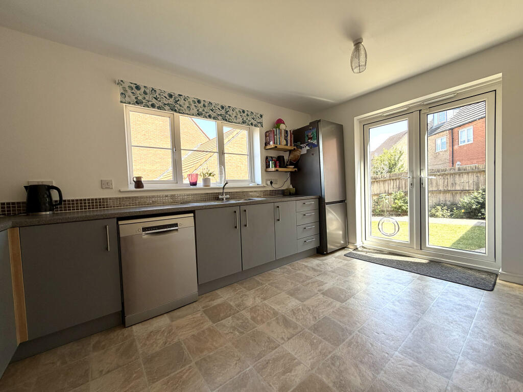 Highfield Drive, Littleport, Ely photo 3