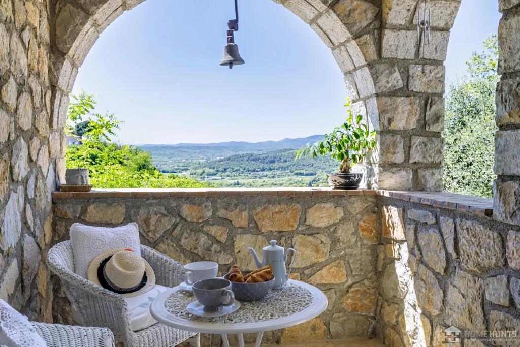 Main image of property: Provence-Alps-Cote d`Azur, Var, Montauroux