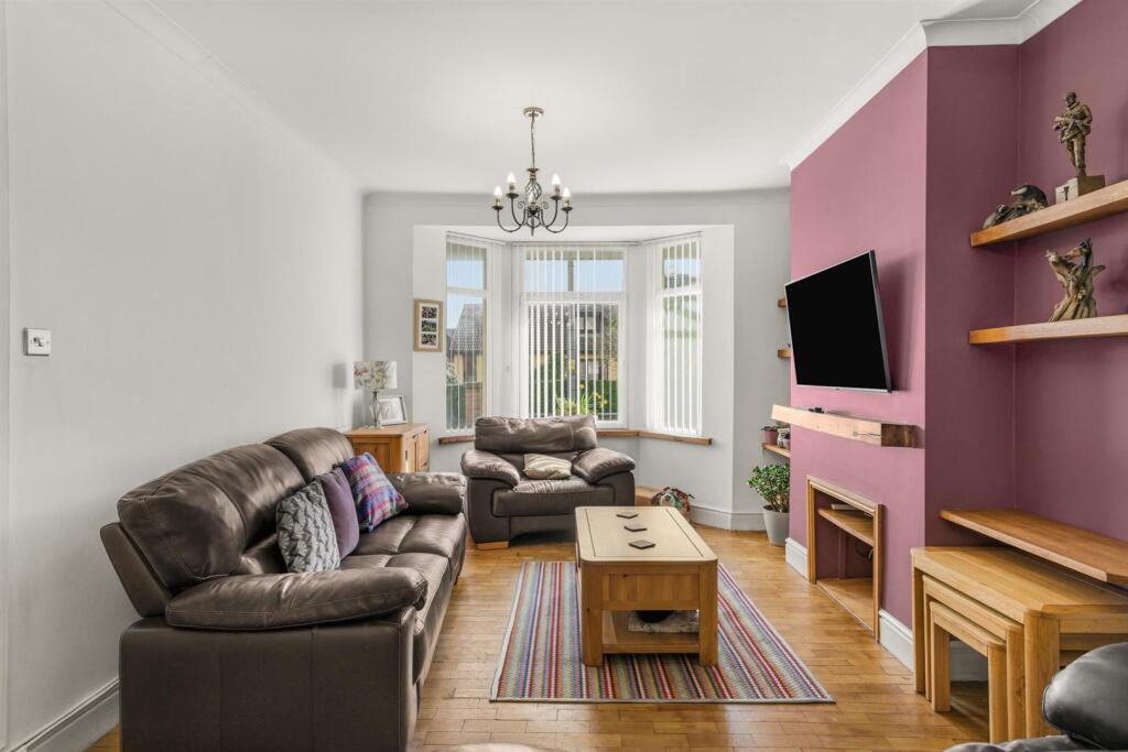 Grove Place, Pontnewydd, Cwmbran photo 2