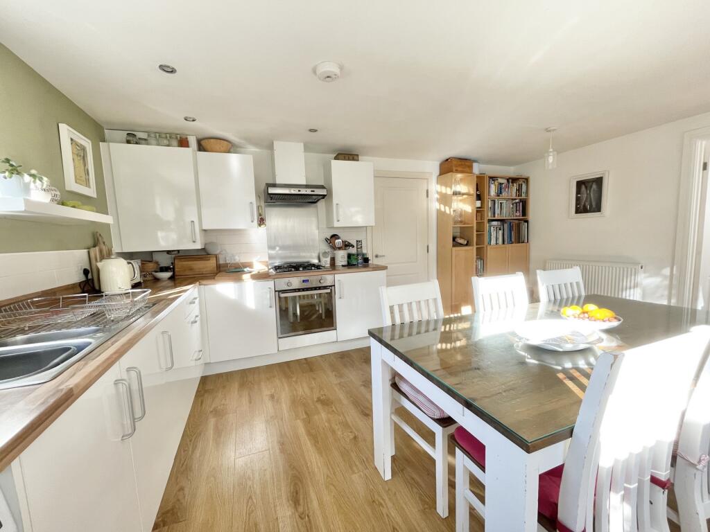 Apartment in Exeter, Devon - View 5
