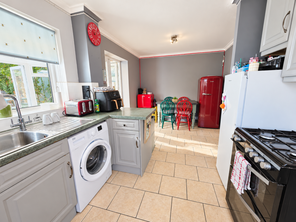 House in Maidstone, Staplehurst - More