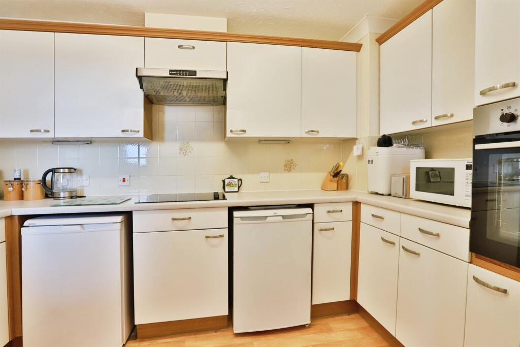 Apartment in Bournemouth - More