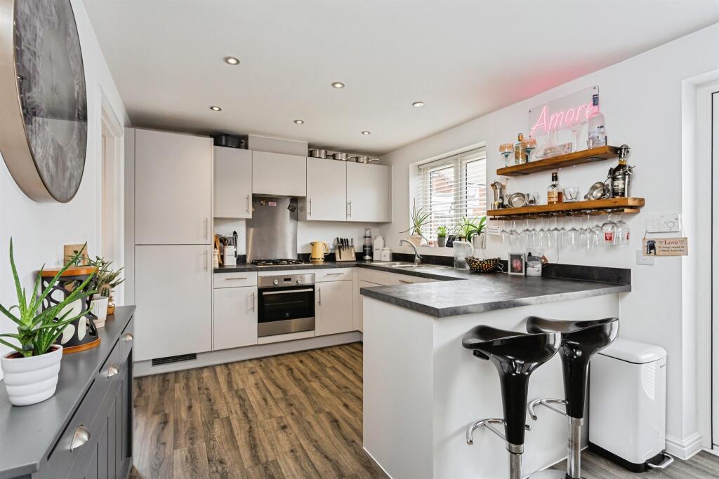 House in Mid Sussex, World's End, Burgess Hill - View 2